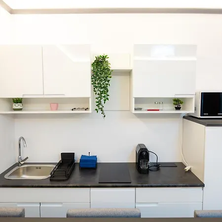 White Titanic 322 Apartmanhotel 3*