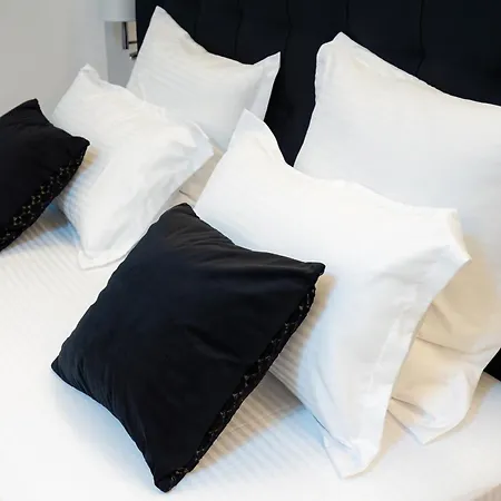 White Titanic 322 *