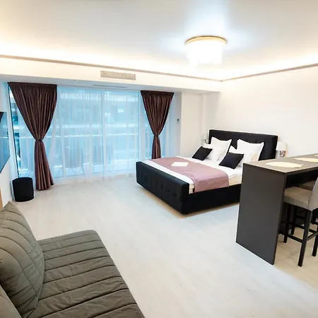 White Titanic 322 Apartmanhotel
